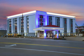 Отель Holiday Inn Express & Suites Cincinnati Riverfront, an IHG Hotel  Ковингтон